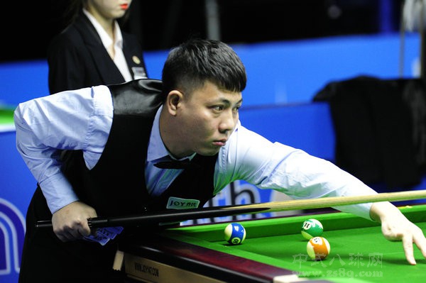 通过与法国 通过与法国