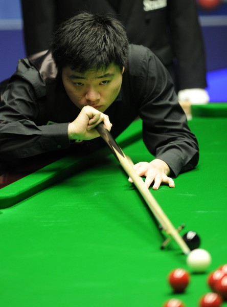 选手打下坚 选手打下坚